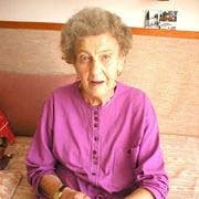 Ich brauche überhaupt keine Schmerzmittel zu nehmen Ich bin sehr zufrieden mit Ihrer Lichttherapielampe, ich bereue es überhaupt nicht, dass ich dafür Geld ausgegeben habe. Sie hilft mir am meisten an meinem Hüftgelenk, an der Halswirbelsäule und am Knie - ich habe sie nach einer schweren Verletzung bekommen